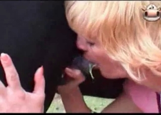 Horse cums a big load in a blonde's mouth